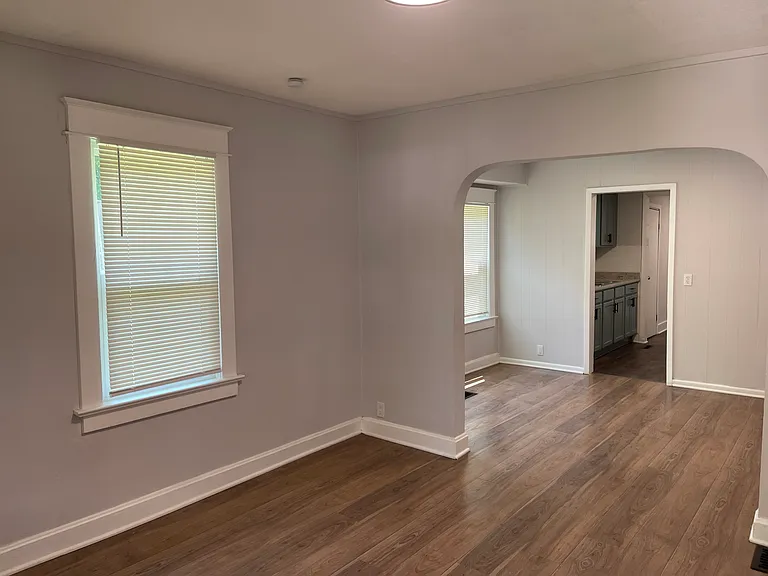 1308 S Northern Blvd — Photo 11