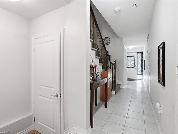 3rd image of 584 Julia Dr