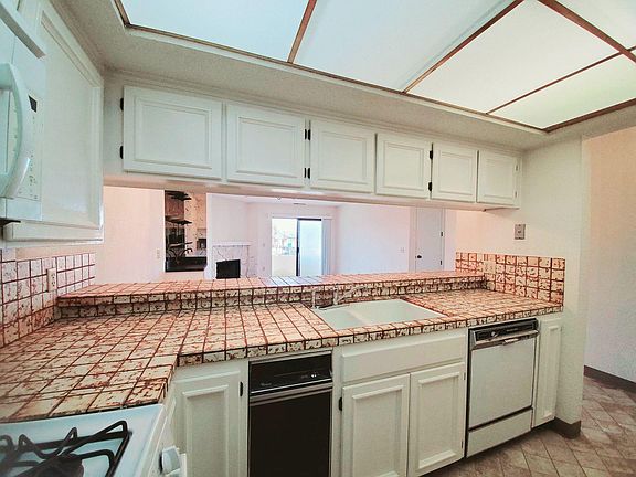 3rd image of 1396 El Camino Real Unit 310