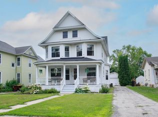 414 Oak St, Lena, IL 61048