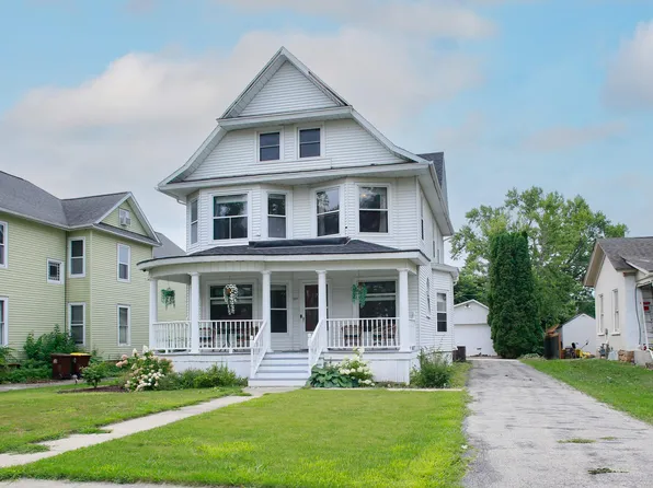 414 Oak St, Lena, IL 61048