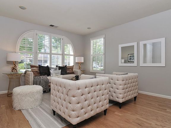 3rd image of 834 Romani Ct