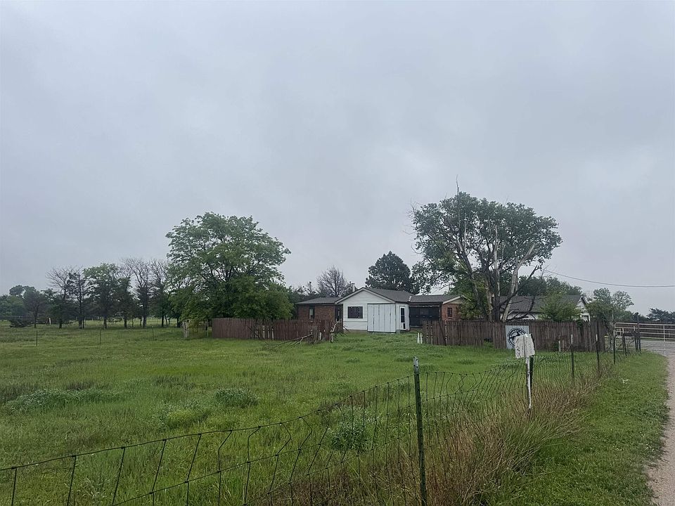 2nd image of 7560 S Hoover Rd