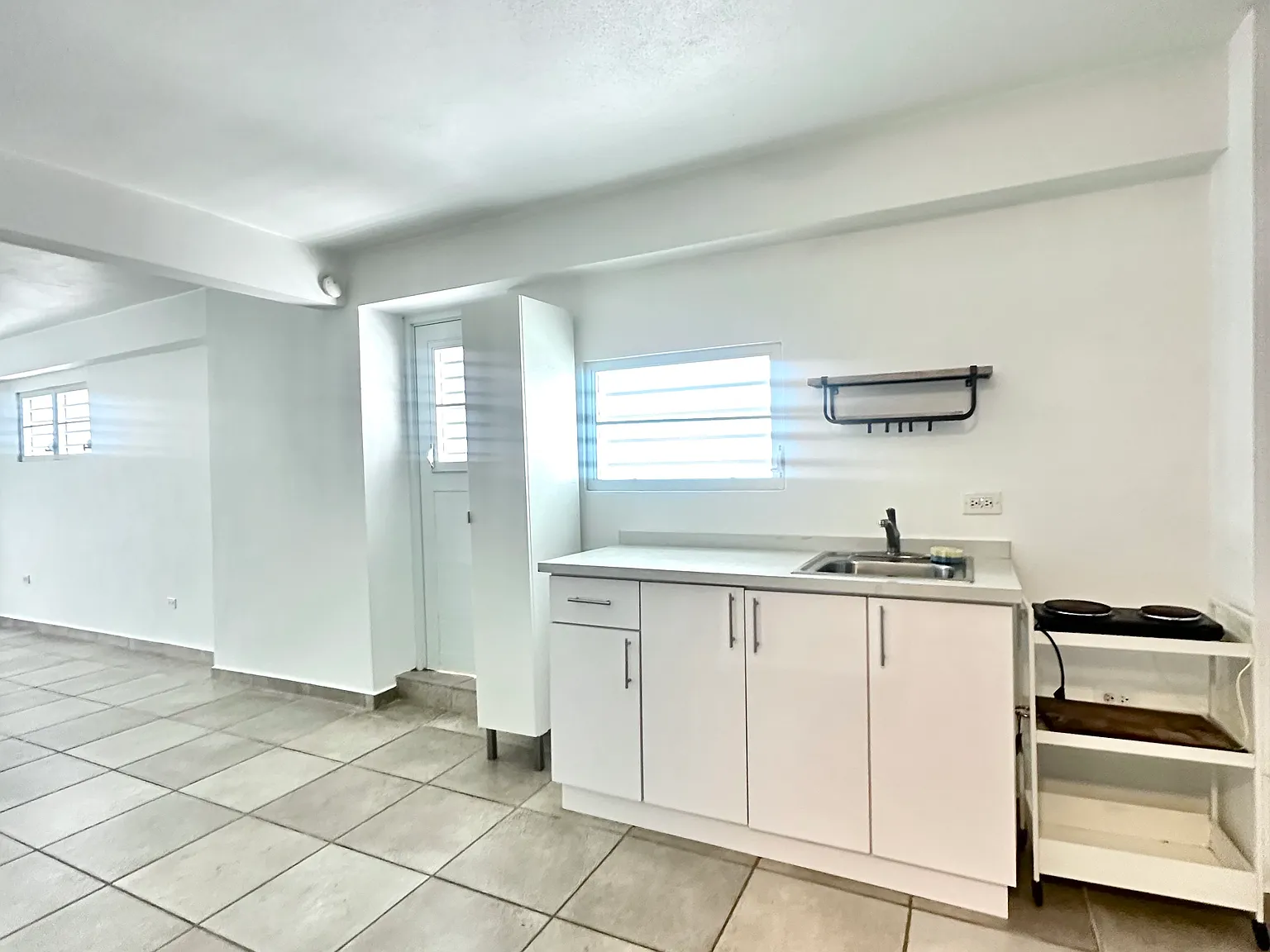 Studio, 500 sqft, $1,350 — Photo 3