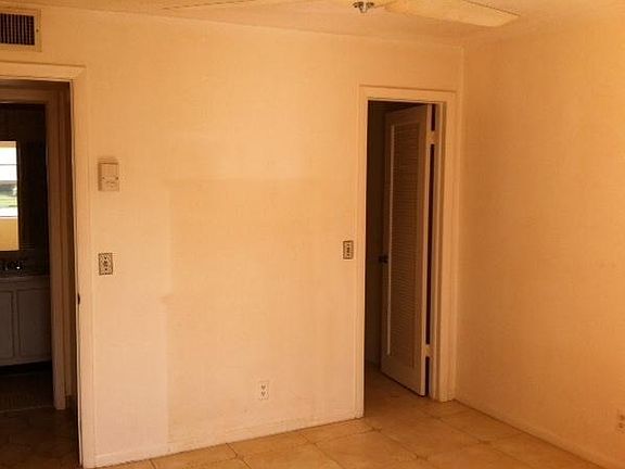 5th image of 542 Flanders Dr #L