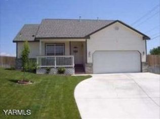 201 N 78th Ave, Yakima, WA 98908