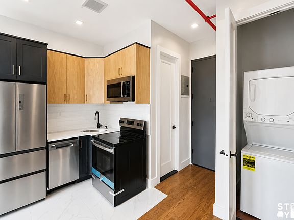 3rd image of 1556 Fulton St #Penthouse B