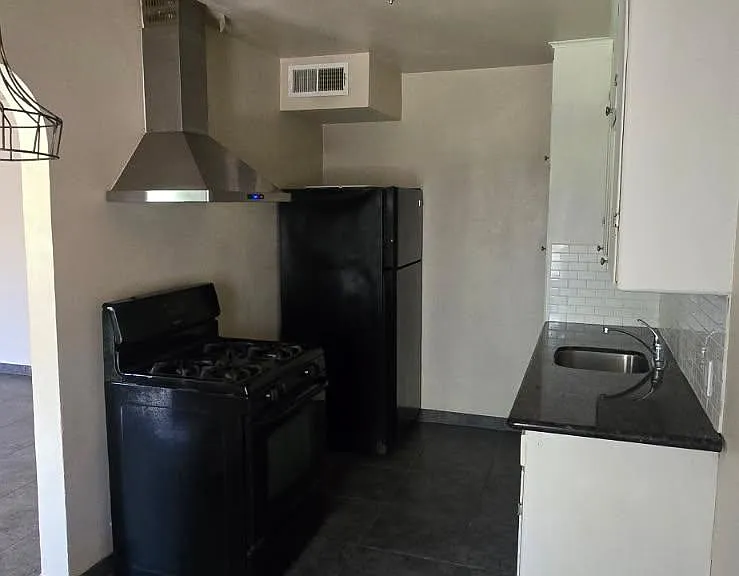 3373 E Clinton Ave #C — Photo 9