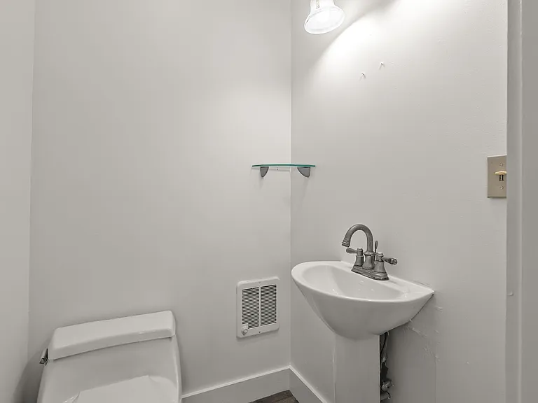 103 Hollis Ave — Photo 16