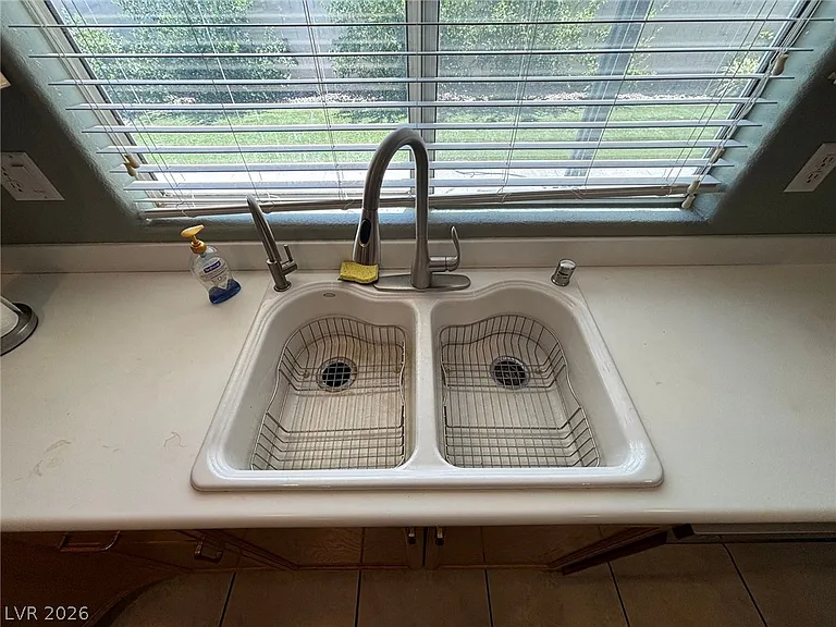 7909 Constantinople Ave — Photo 22