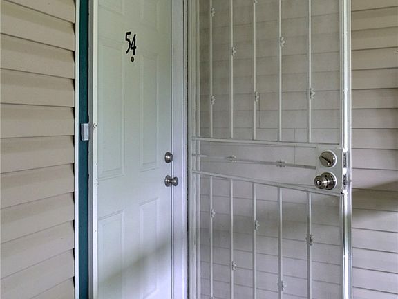 3rd image of 17431 Ambaum Blvd S Unit D54
