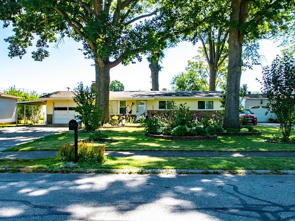 1st image of 21 Oakwood Dr
