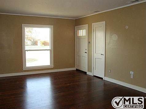 4th image of 1416 Lakeside Dr