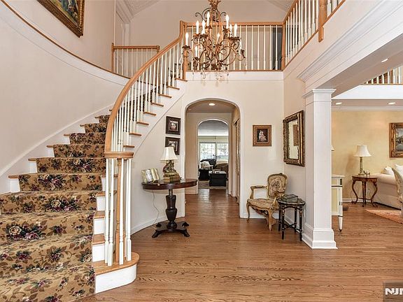 2nd image of 30 Chestnut Ridge Rd