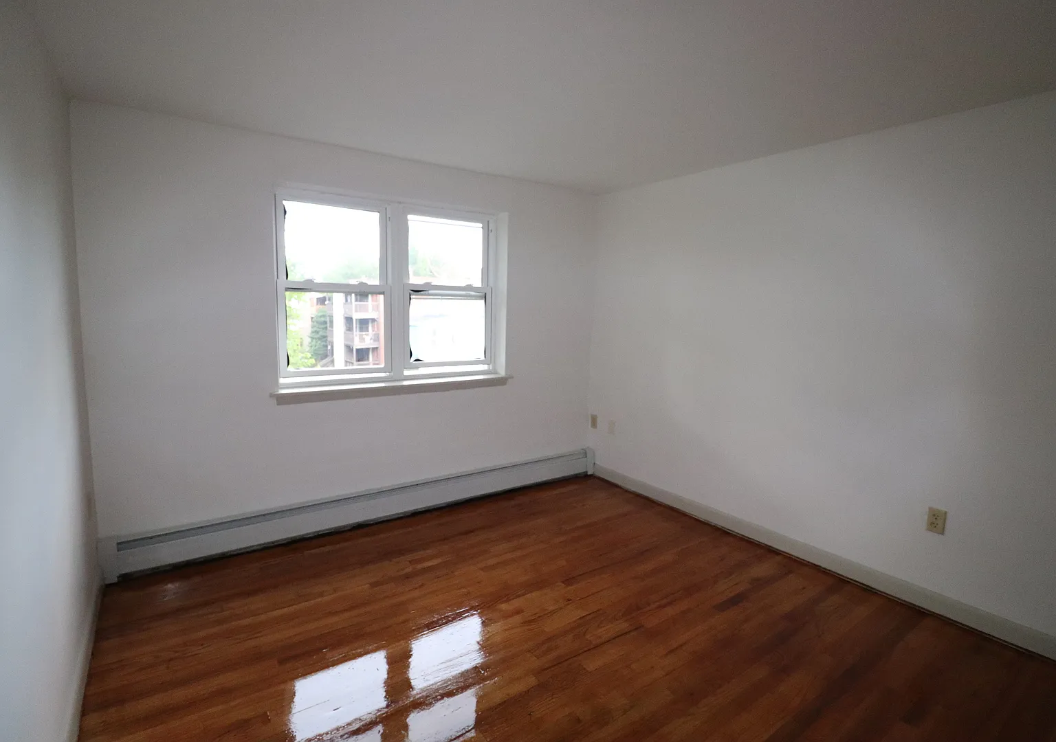180 Bond St / Theo Investments LLC — Photo 2