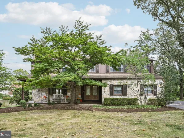 1001 Cherry Ln, Cinnaminson, NJ 08077