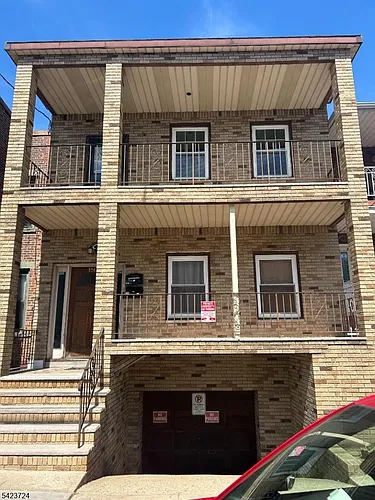 150 68th St Photo 1