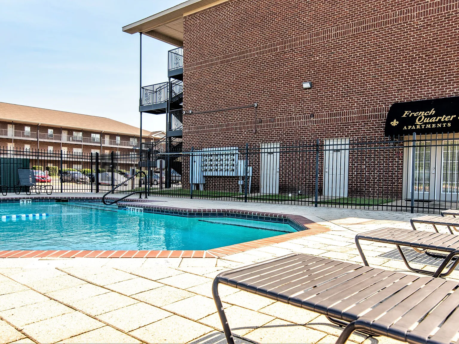 French Quarter Apartments — Photo 3