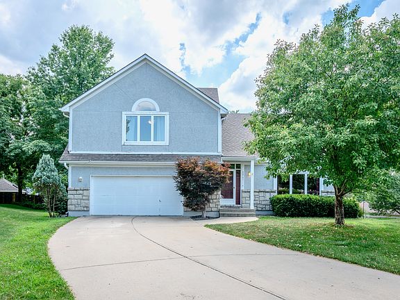 3rd image of 25707 32nd Terrace Ct