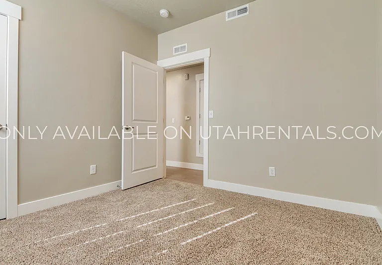 1128 S 820 E #1102 — Photo 14