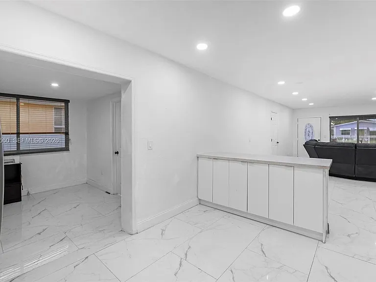 4530 SW 25th St — Photo 25