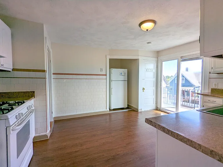 15 Hill St #3 — Photo 12