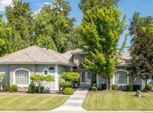 3346 Rivercrest Dr, Grants Pass, OR 97527