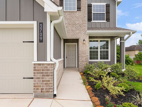 2nd image of 3709 Violet Ln
