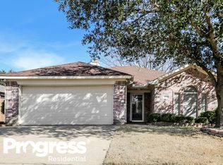 5536 Alta Verde Cir, Arlington, TX 76017