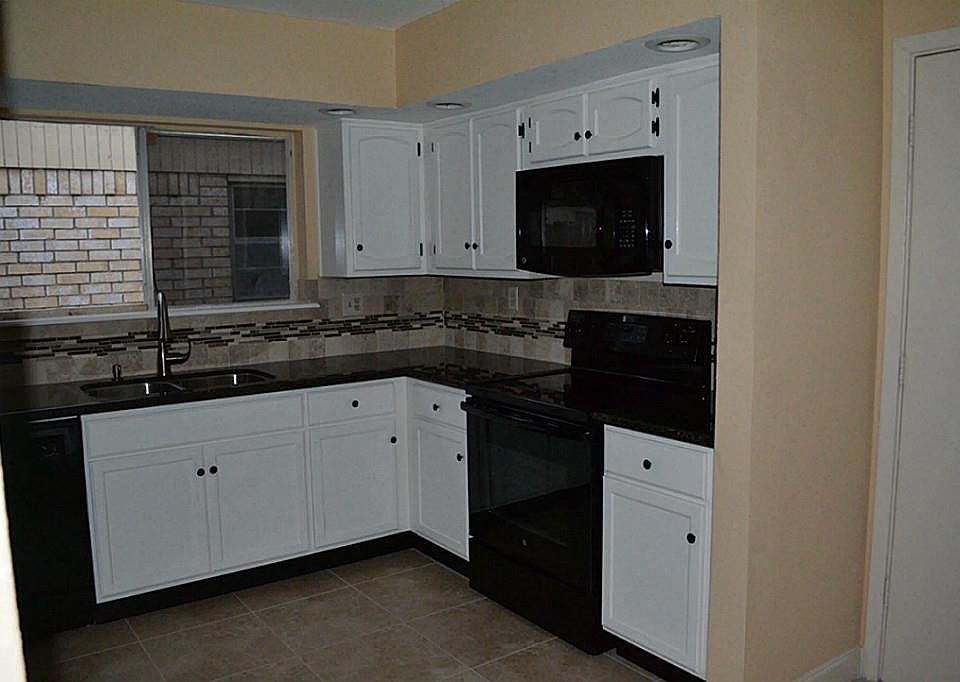 1st image of 4819 Glenvillage St