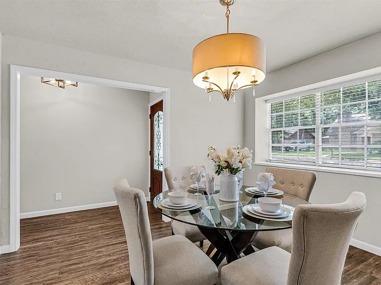 7911 Heathrow Ln — Photo 5