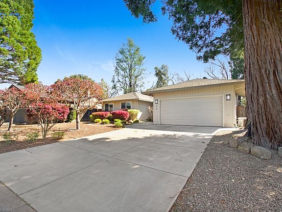 5th image of 570 Este Madera Drive
