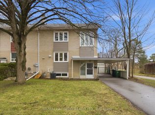 28 Langbourne Pl, Toronto, ON M3B 1A9