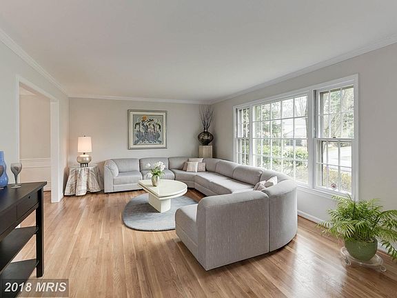 4th image of 1199 Meadow Green Ln