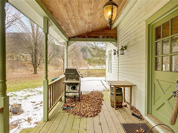 5th image of 7076 Hencoop Hollow Rd