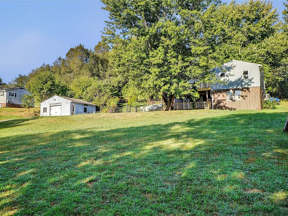 1st image of 208 McCleary Rd