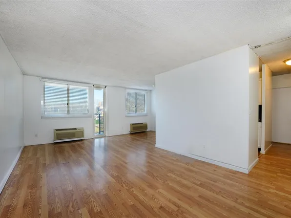 100 Manhattan Ave APT 418, Union City, NJ 07087