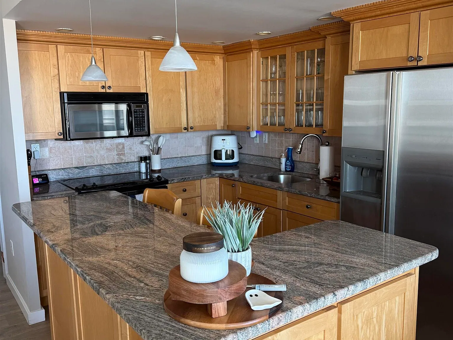 1 bed, 1.5 bath, $35,000 — Photo 2