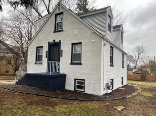 182 Forest Glen Rd, Wood Dale, IL 60191