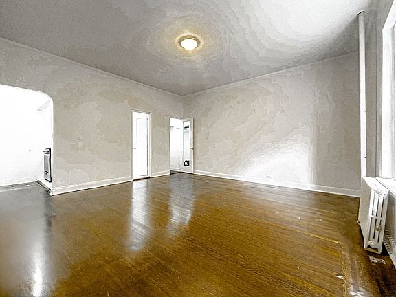 2nd image of 328 W 83rd St APT 3C
