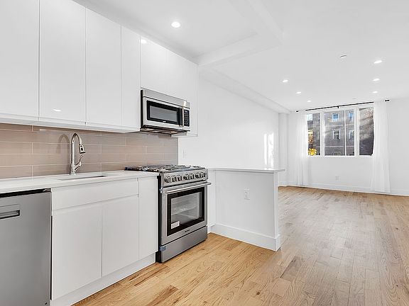 2nd image of 725 Lafayette Ave #2A