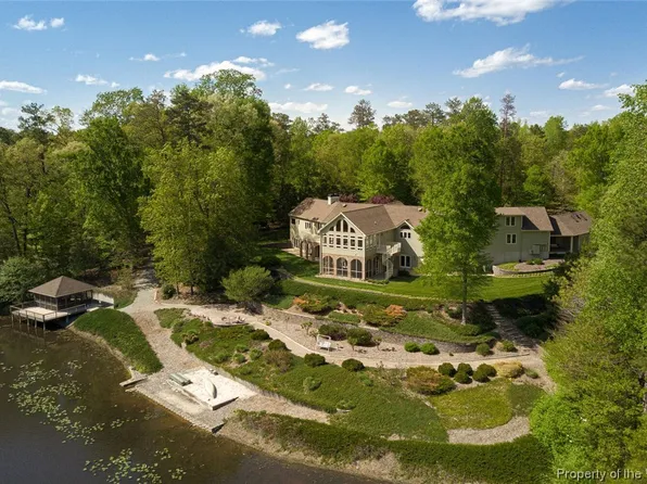 3535 Meadow Rd, Sandston, VA 23150