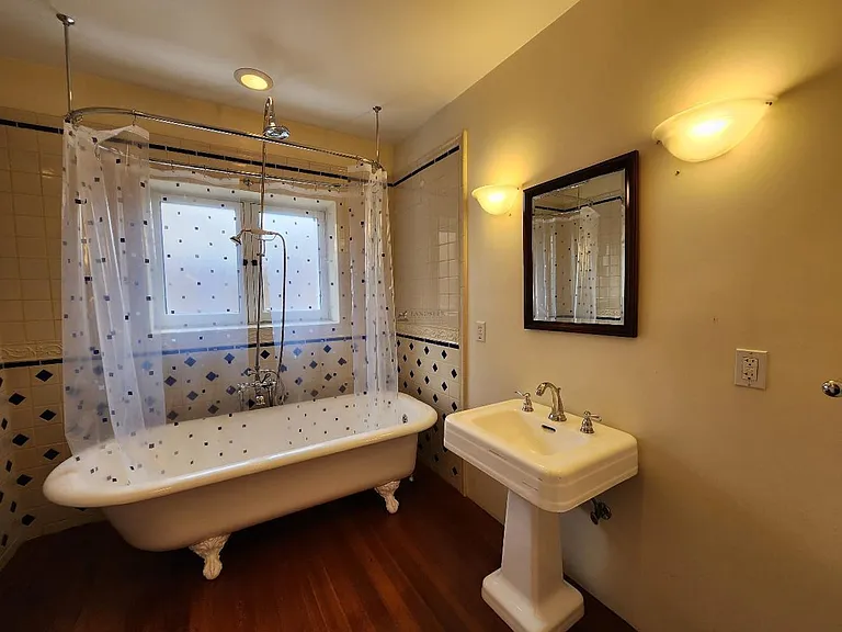 549 Agua Fria St — Photo 13