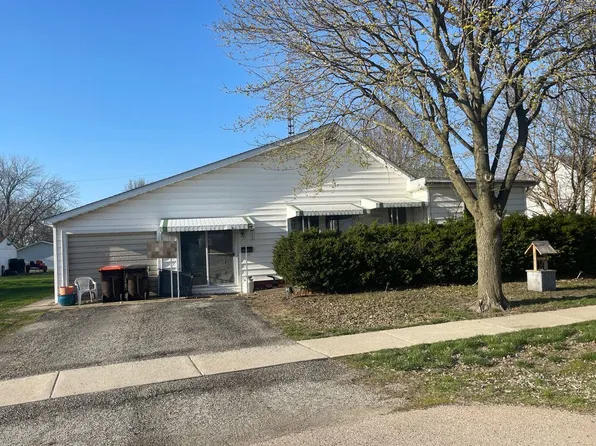 615 W Santa Fe Ave, Toluca, IL 61369