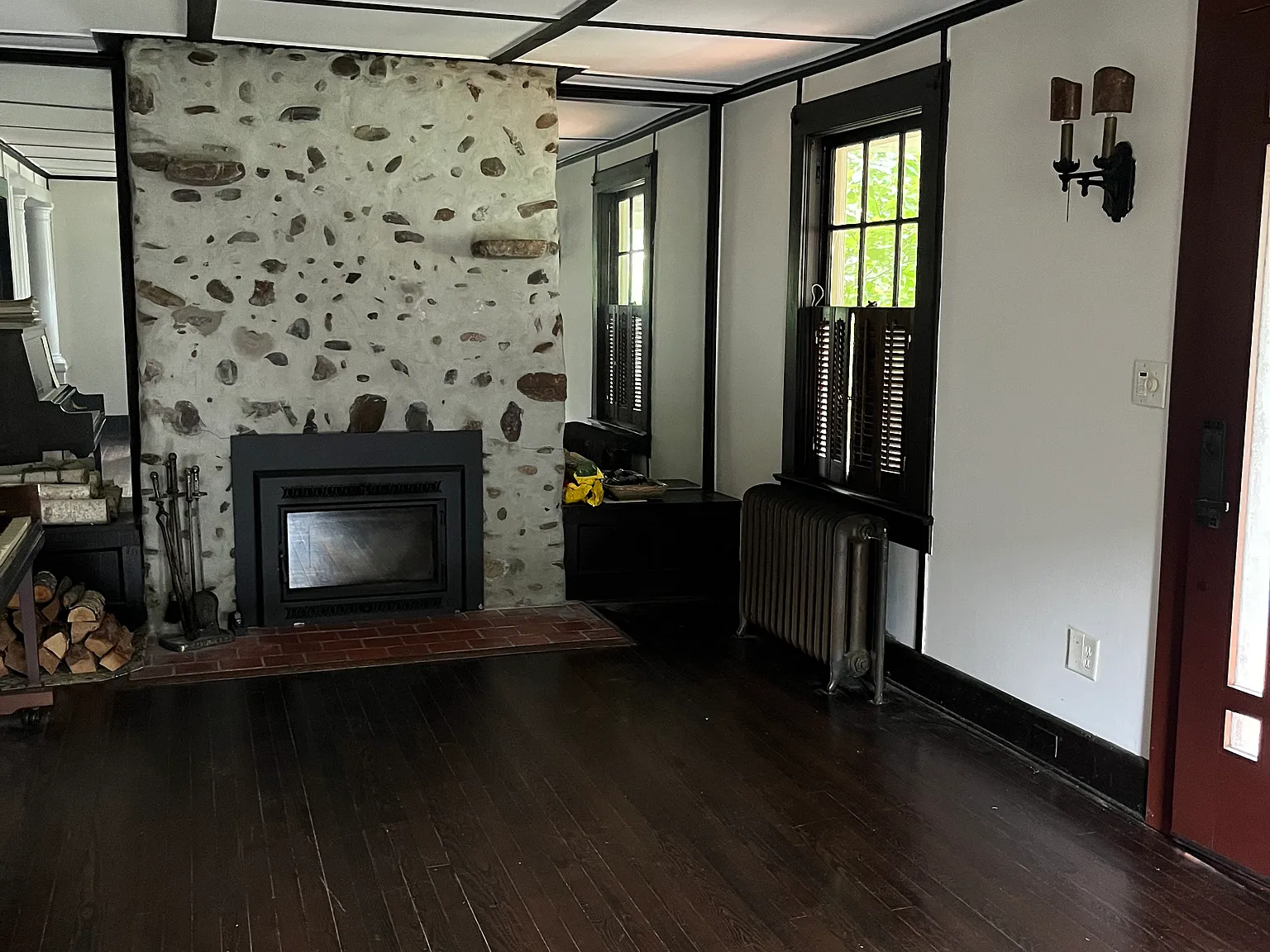 3 bed, 2200 sqft, $2,200 — Photo 3
