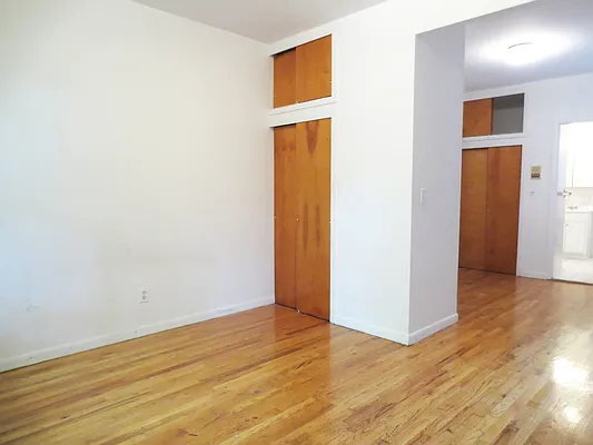 Rented by Waverly Realty Associates | media 18