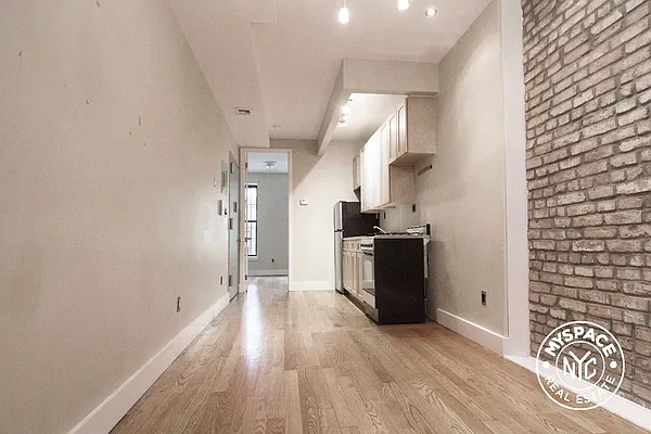 Rented by MySpaceNYC | media 8