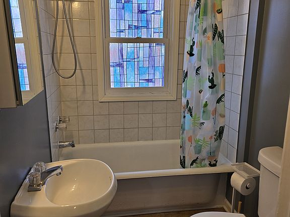 3rd image of 48.5 Park Ave #9