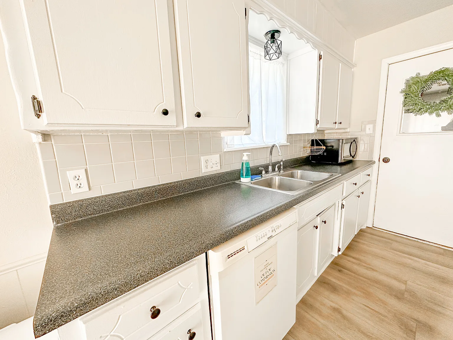 Furnished Room Available Great for Military & Travel Professionals — Photo 3