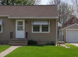 1225 Harrison Ct NW, Cedar Rapids, IA 52405